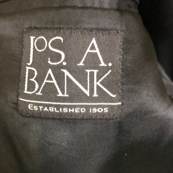 VERY NICE JOS. A. BANK SUIT COAT - Picture 7 of 7